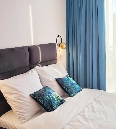 Cosmopolitan Apartament Z Bezplatnym, Prywatnym Parkingiem W Hali Garazowej Torun Exterior photo